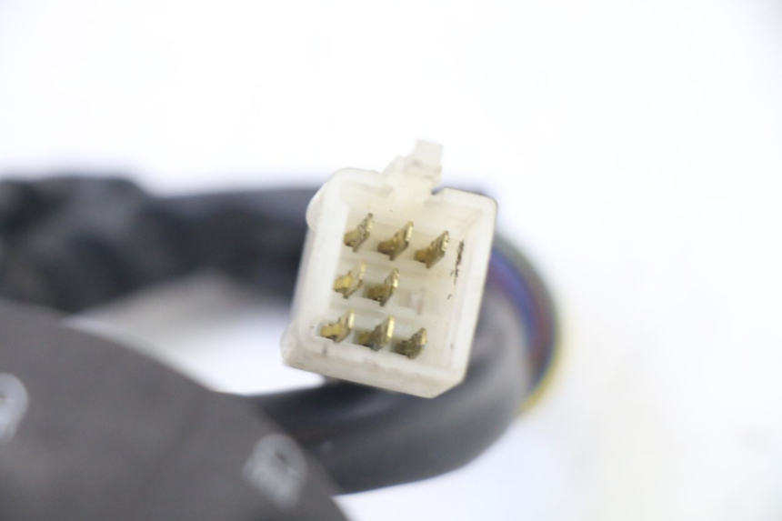 photo de COMMODO GAUCHE PEUGEOT SATELIS 250 (2006 - 2012) - État de surface