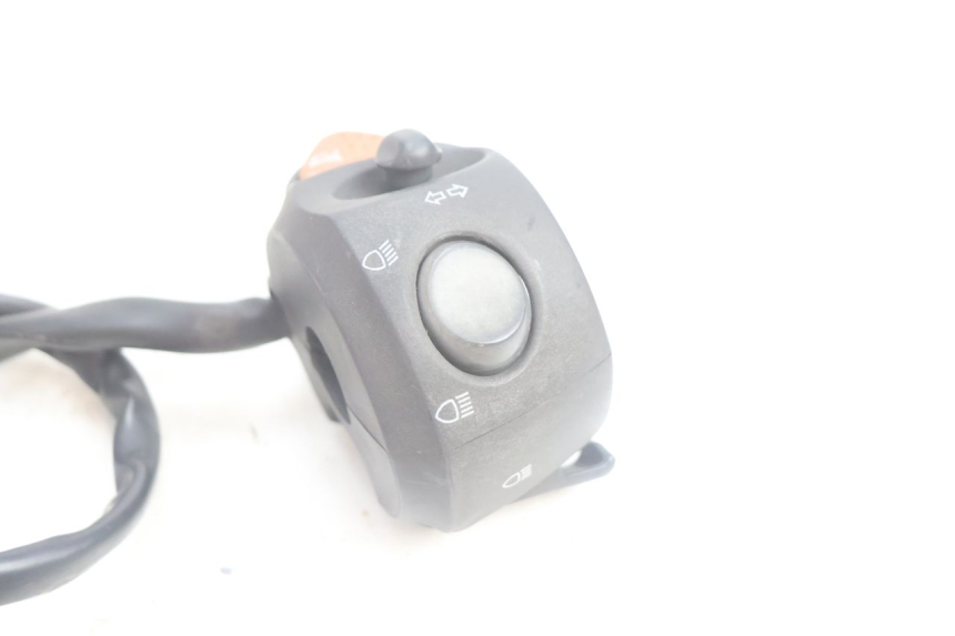 photo de COMMODO GAUCHE PEUGEOT SATELIS 125 (2006 - 2009) - Autre angle de vue