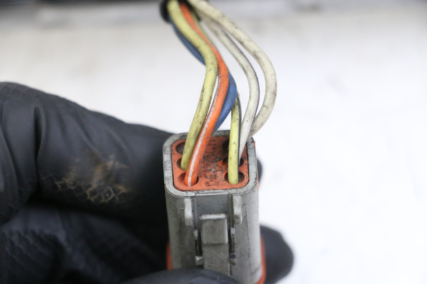 photo de COMMODO GAUCHE HARLEY DAVIDSON SPORTSTER XL CUSTOM 1200 (2003 - 2004) - Détails caractéristiques