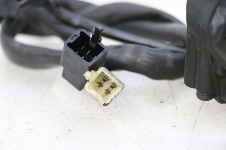 photo de COMMODO GAUCHE HONDA ST PAN EUROPEAN 1300 (2002 - 2013) - Gros plan technique