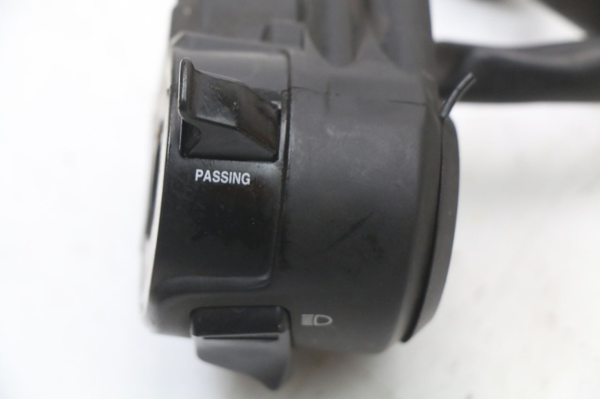 photo de COMMODO GAUCHE KYMCO SUPER 8 4T 50 (2021 - 2024) - Zoom état d’usage