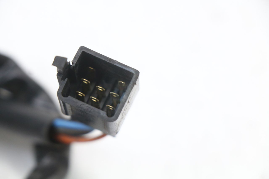 photo de COMMODO GAUCHE KYMCO SUPER 8 4T 50 (2021 - 2024) - Points de fixation