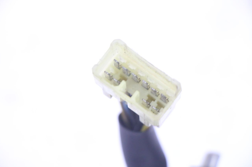 photo de COMMODO GAUCHE SUZUKI BURGMAN 125 (2018 - 2021) - Marquages et références