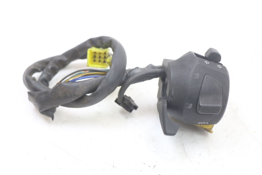 photo de COMMODO GAUCHE SUZUKI GS F 500 (2004 - 2007) - Zoom état d’usage