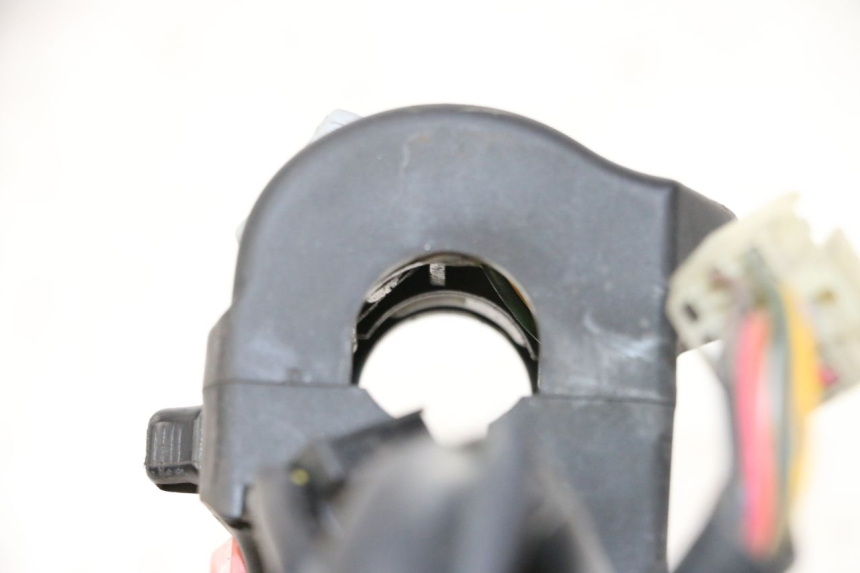 photo de COMMODO GAUCHE YAMAHA TDM ABS 900 (2002 - 2014) - Gros plan technique