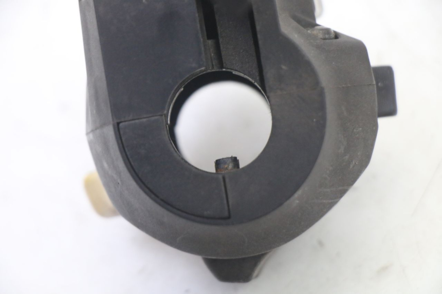 photo de COMMODO GAUCHE SUZUKI UH BURGMAN 125 (2002 - 2006) - Vue d’ensemble