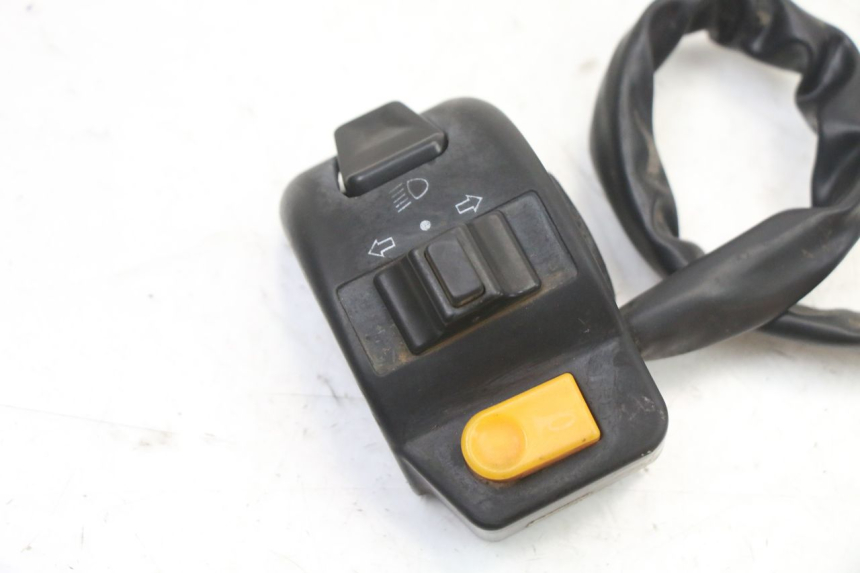 photo de COMMODO GAUCHE UNIVERSAL BIKE ZN50QT-11B 50 (2018 - 2021) - Détail de la pièce