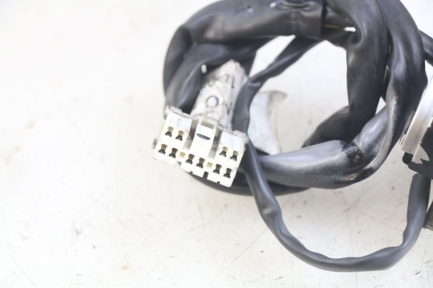 photo de COMMODO GAUCHE PIAGGIO VESPA SPRINT 2T 50 (2014 - 2018) - Points de fixation