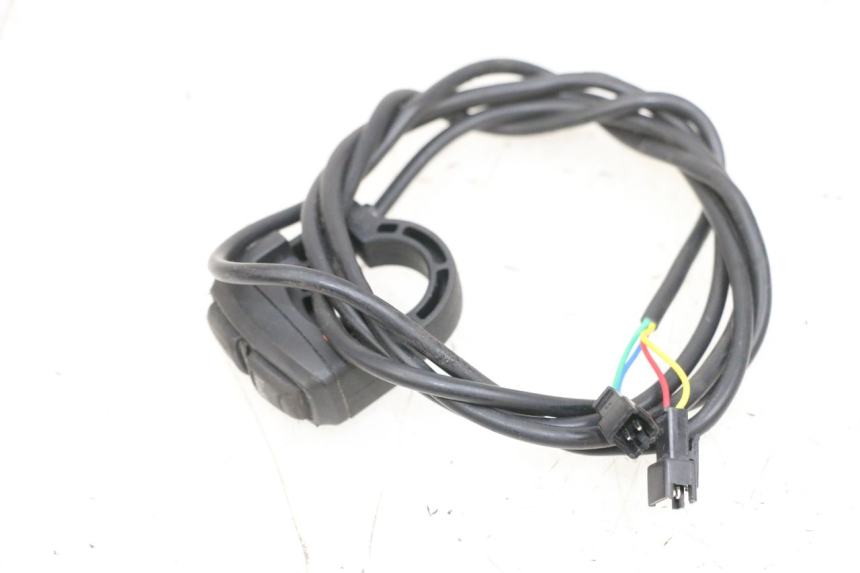 photo de COMMODO GAUCHE DUALTRON VICTOR LIMITED 1 - Détail de la pièce