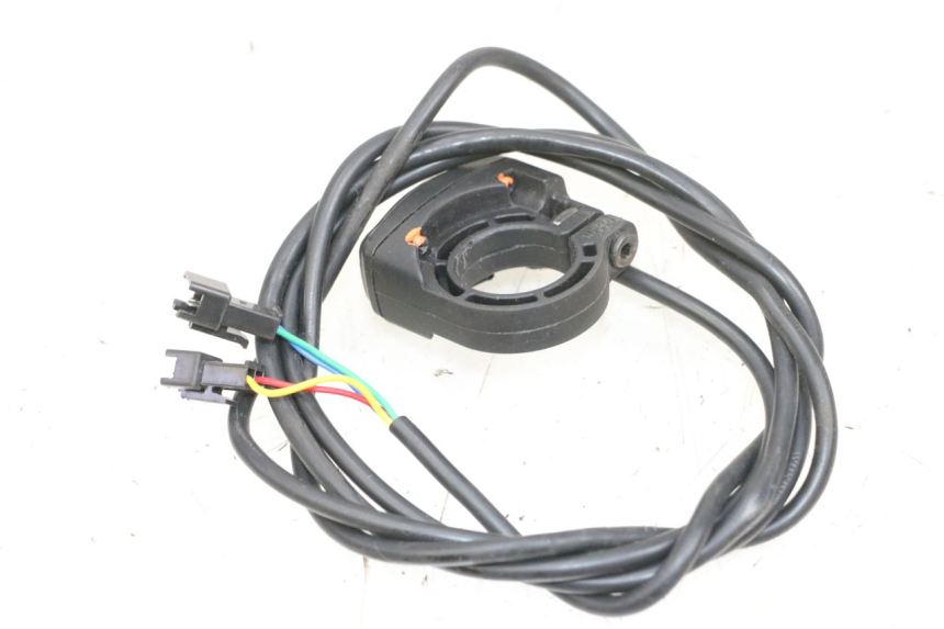 photo de COMMODO GAUCHE DUALTRON VICTOR LIMITED 1 - Gros plan technique