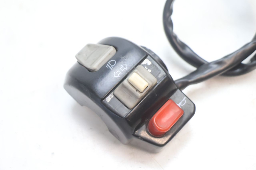 photo de COMMODO GAUCHE PEUGEOT VIVACITY 50 (1998 - 2003) - Détail de la pièce