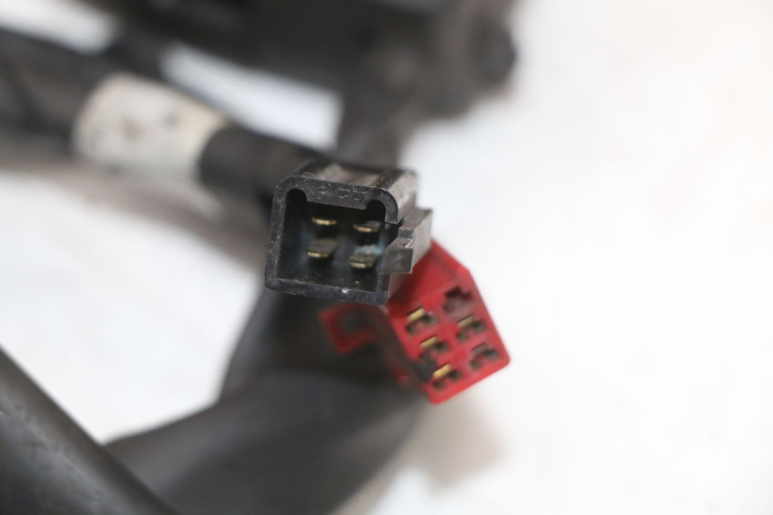 photo de COMMODO GAUCHE YAMAHA XMAX X-MAX ABS 125 (2017 - 2020) - Points de fixation