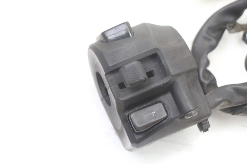 photo de COMMODO GAUCHE YAMAHA X-MAX XMAX ABS 250 (2010 - 2012) - Zoom état d’usage
