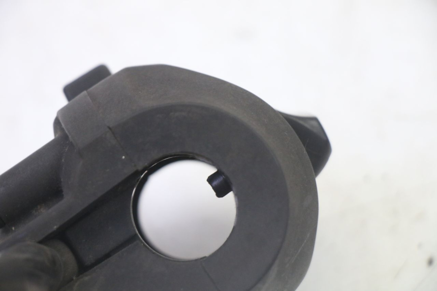 photo de COMMODO GAUCHE YAMAHA X-MAX XMAX 125 (2010 - 2013) - Gros plan technique