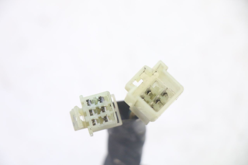 photo de COMMODO GAUCHE YAMAHA X-MAX XMAX 125 (2010 - 2013) - Points de fixation