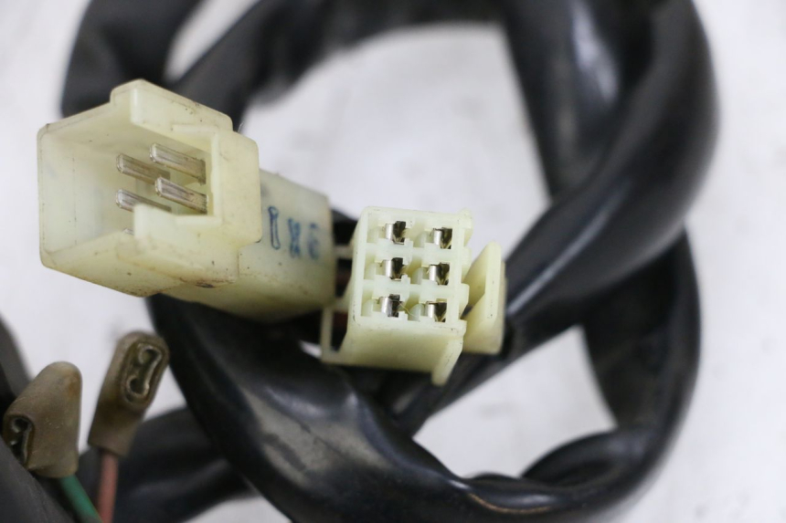 photo de COMMODO GAUCHE YAMAHA X-MAX XMAX 125 (2010 - 2013) - Points de fixation