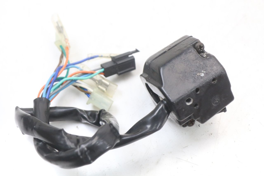 photo de COMMODO GAUCHE SYM XS 125 (2007 - 2016) - Gros plan technique