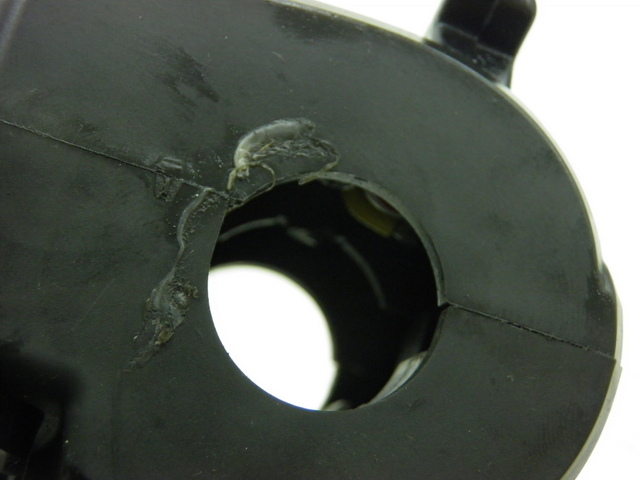 photo de COMMODO GAUCHE YAMAHA FJR 1300 (2004 - 2005) - Gros plan technique