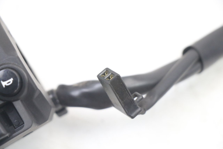 photo de COMMODO GAUCHE YAMAHA TRACER 7 700 (2020 - 2024) - Points de fixation