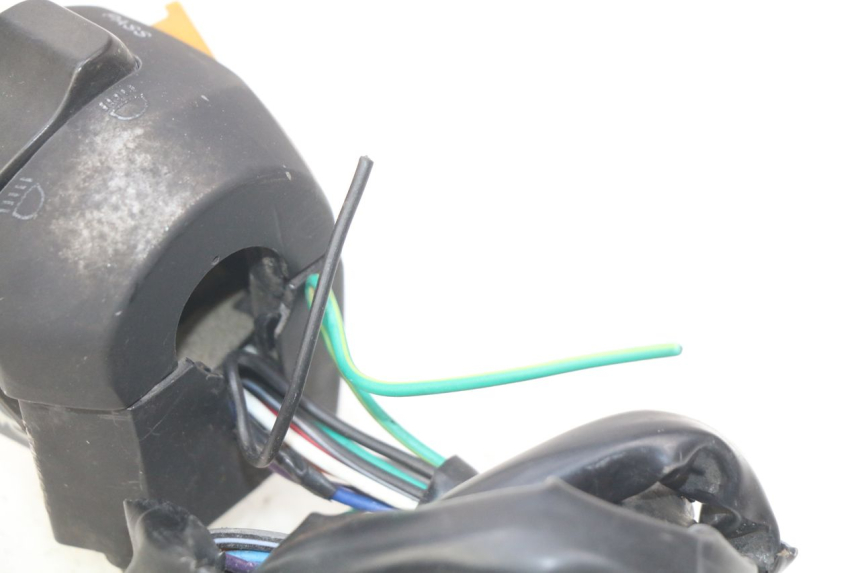 photo de COMMODO GAUCHE YAMASAKI YM T 125 (2015 - 2020) - Gros plan technique