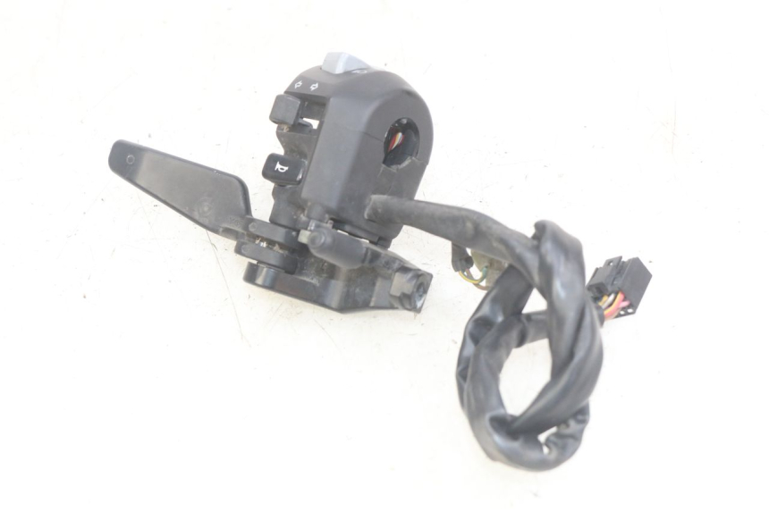 photo de COMMODO GAUCHE YAMAHA YP MAJESTY 400 (2004 - 2008) - Vue d’ensemble