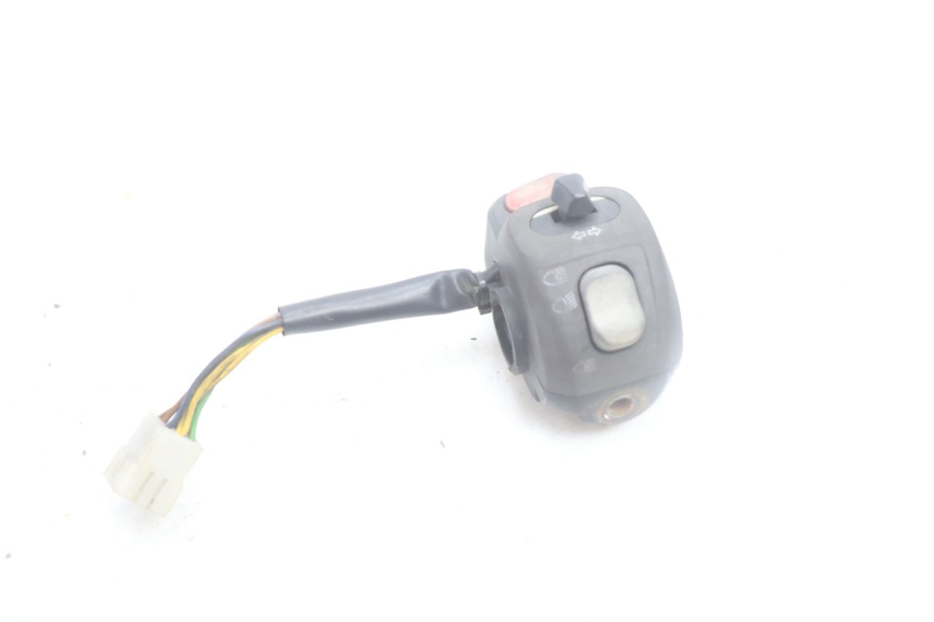 photo de COMMODO GAUCHE YAMAHA YP MAJESTY 125 (2002 - 2006) - Zoom état d’usage