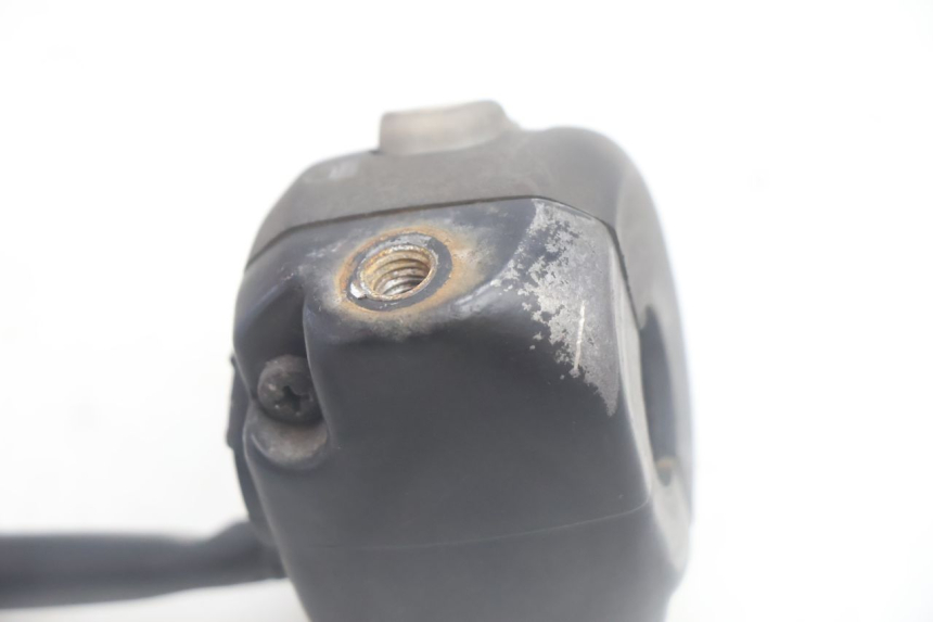 photo de COMMODO GAUCHE YAMAHA YP MAJESTY 125 (2002 - 2006) - Gros plan technique