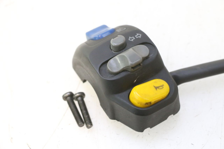 photo de COMMODO GAUCHE YAMAHA YP MAJESTY 125 (1998 - 2001) - État de surface