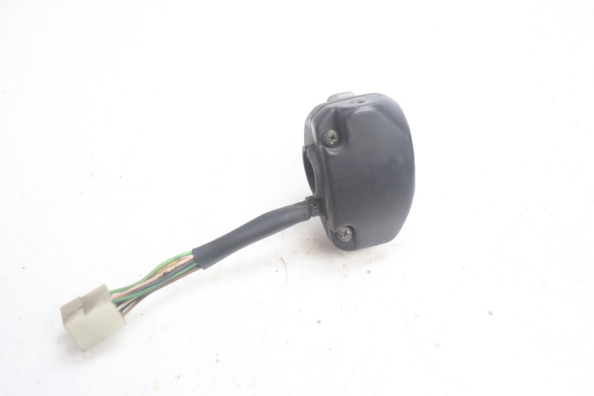 photo de COMMODO GAUCHE YAMAHA YP MAJESTY 125 (2002 - 2006) - Autre angle de vue