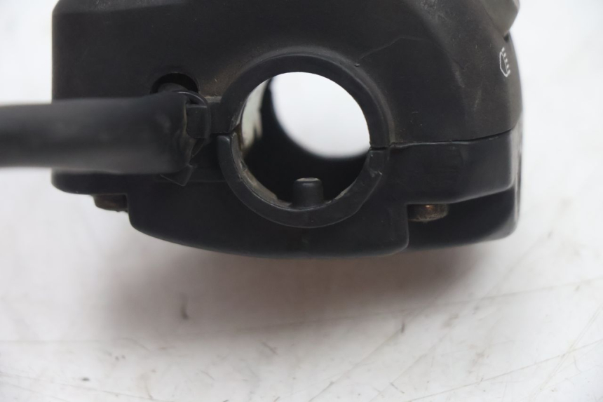 photo de COMMODO GAUCHE YAMAHA YP MAJESTY 125 (2002 - 2006) - Vue d’ensemble