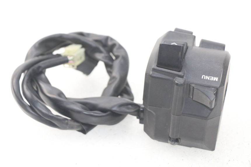 photo de COMMODO GAUCHE YAMAHA YP T-MAX TMAX 530 (2017 - 2020) - Points de fixation