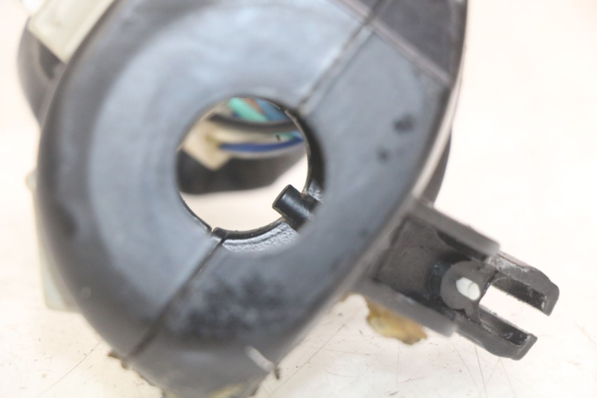 photo de COMMODO GAUCHE UNIVERSAL BIKE ZN50QT-11B 50 (2018 - 2021) - Détail de la pièce