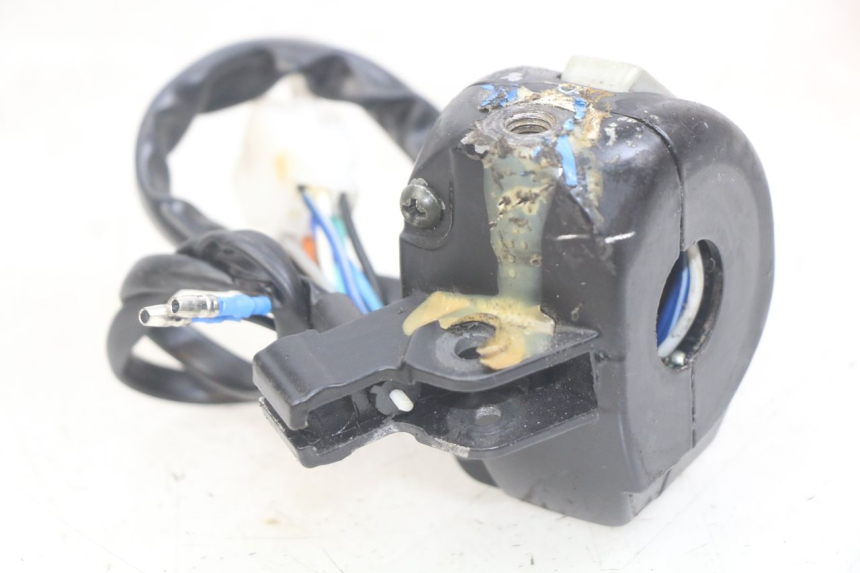 photo de COMMODO GAUCHE UNIVERSAL BIKE ZN50QT-11B 50 (2018 - 2021) - Gros plan technique