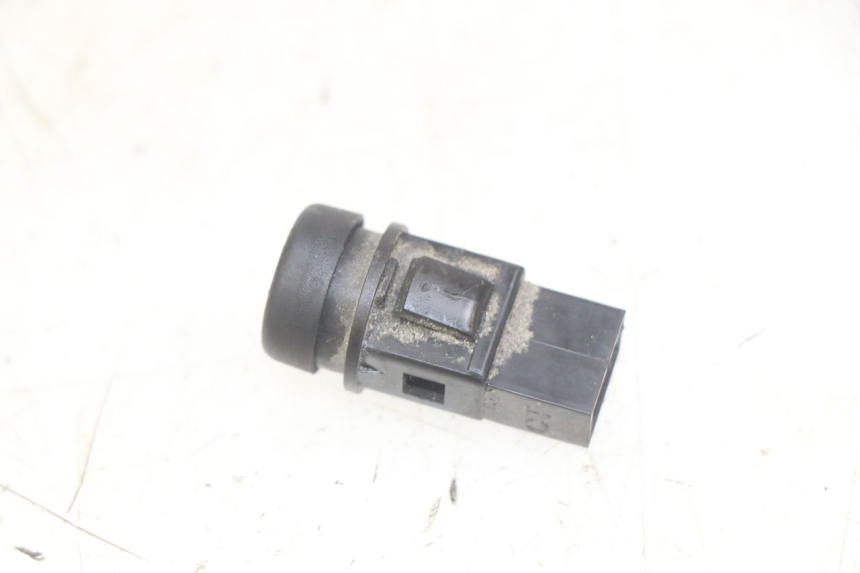 photo de COMMODO KLAXON PIAGGIO FLY 2T 50 (2004 - 2017) - Zoom état d’usage