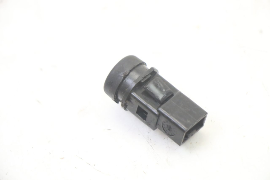 photo de COMMODO KLAXON PIAGGIO FLY 2T 50 (2004 - 2017) - Zoom état d’usage