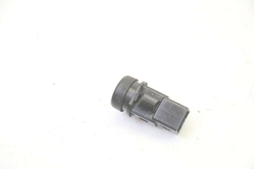 photo de COMMODO KLAXON PIAGGIO FLY 2T 50 (2004 - 2017) - Zoom état d’usage