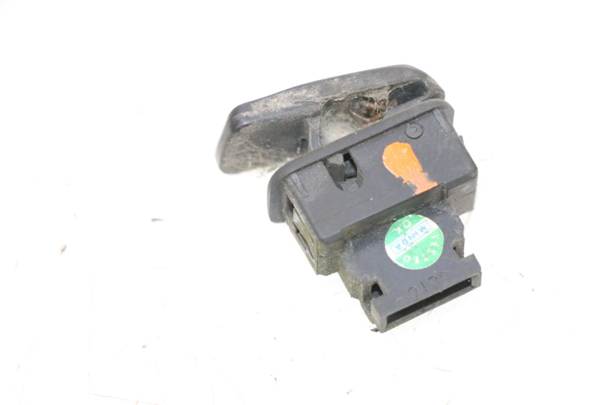 photo de COMMODO KLAXON PIAGGIO MP3 RL 250 (2006 - 2010) - Zoom état d’usage
