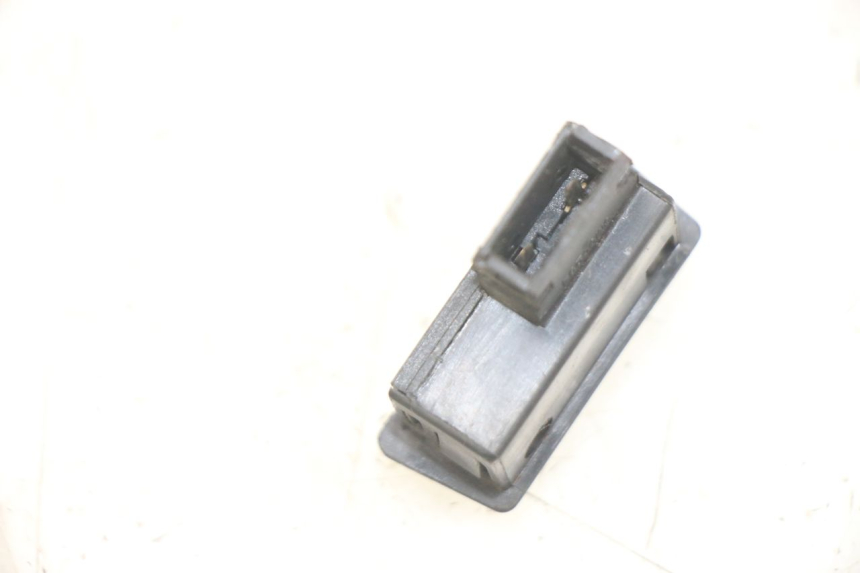 photo de COMMODO KLAXON PEUGEOT TWEET 4T 50 (2014 - 2019) - Détail de la pièce