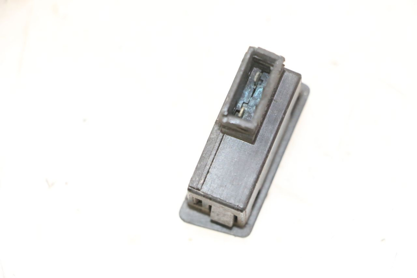 photo de COMMODO KLAXON PEUGEOT TWEET 4T 50 (2018 - 2022) - Détail de la pièce