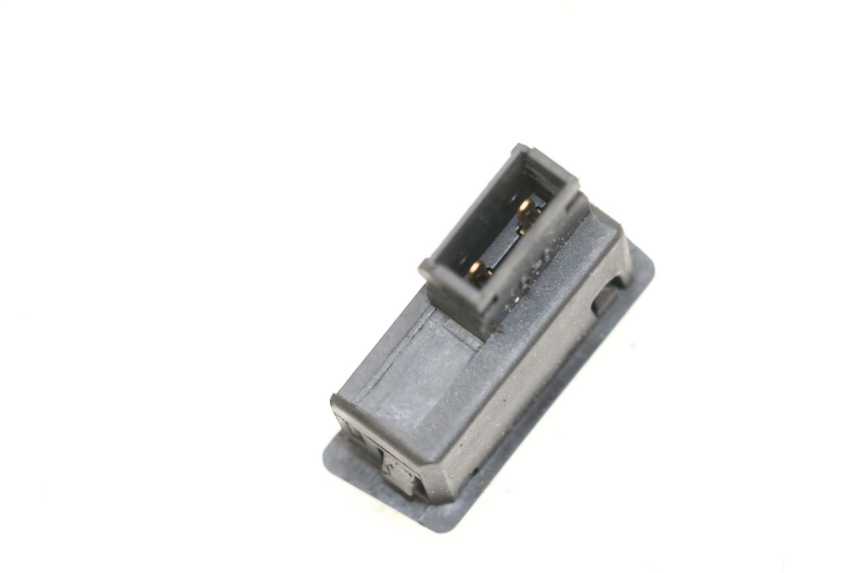 photo de COMMODO KLAXON YAMAHA YN NEO'S 50 (1997 - 2004) - Détail de la pièce