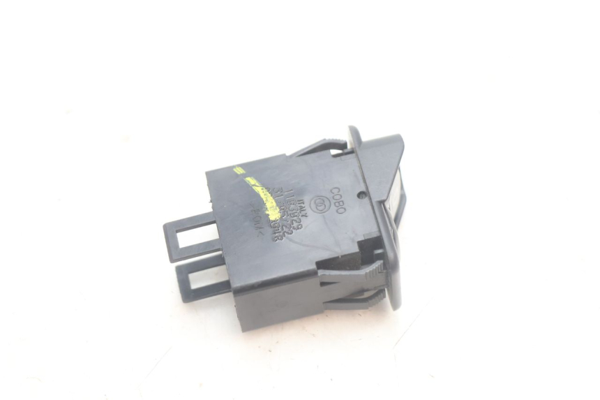 photo de COMMODO MARCHE AVANT / ARRIERE PIAGGIO MP3 HPE 530 (2022 - 2026) - Autre angle de vue