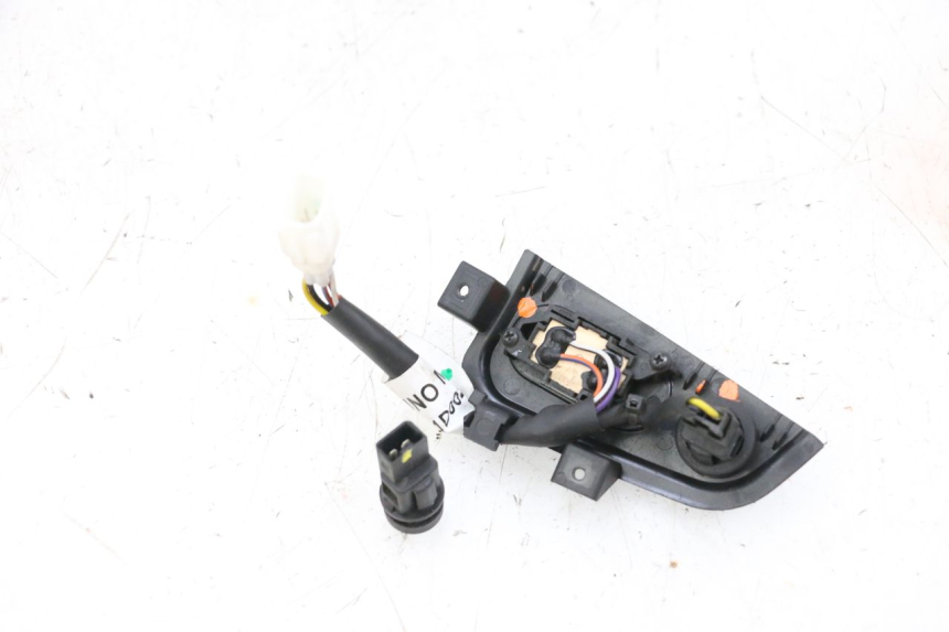 photo de COMMODO PIAGGIO MP3 HPE 300 (2019 - 2026) - Zoom état d’usage