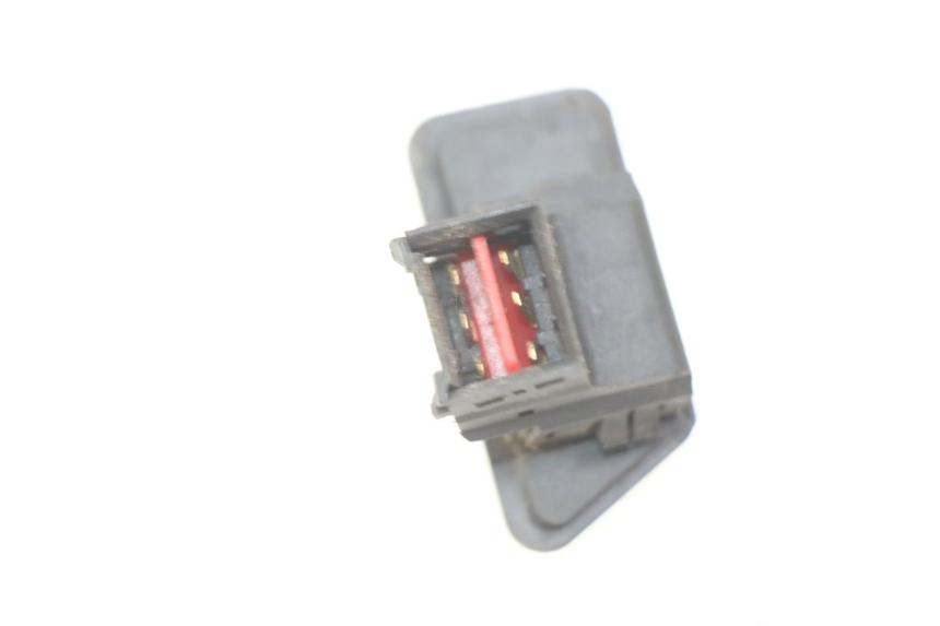 photo de COMMODO PHARE EUROCKA VIRTUALITY GT 4T 50 (2011 - 2017) - Détail de la pièce