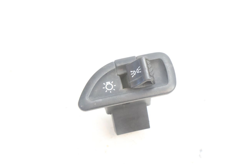 photo de COMMODO PHARE PIAGGIO X9 AMALFI 180 (2000 - 2003) - Vue principale
