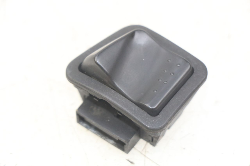 photo de COMMANDE DE PHARE PIAGGIO FLY 2T 50 (2004 - 2017) - Vue principale