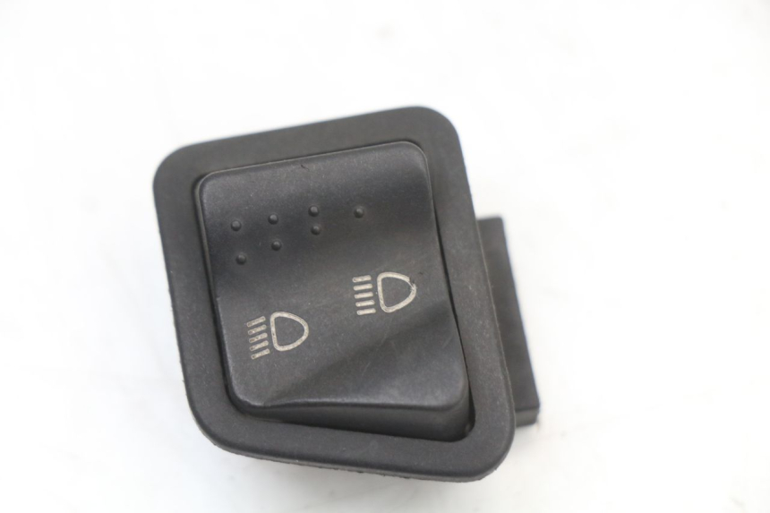 photo de COMMANDE DE PHARE PIAGGIO FLY 2T 50 (2004 - 2017) - Détail de la pièce