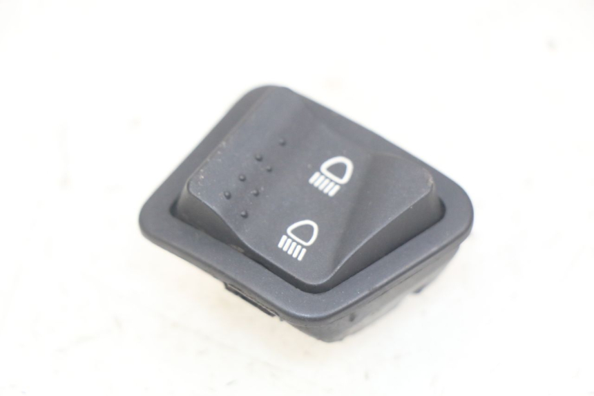 photo de COMMODO PLEIN PHARE PIAGGIO FLY 4T 50 (2013 - 2017) - Vue principale