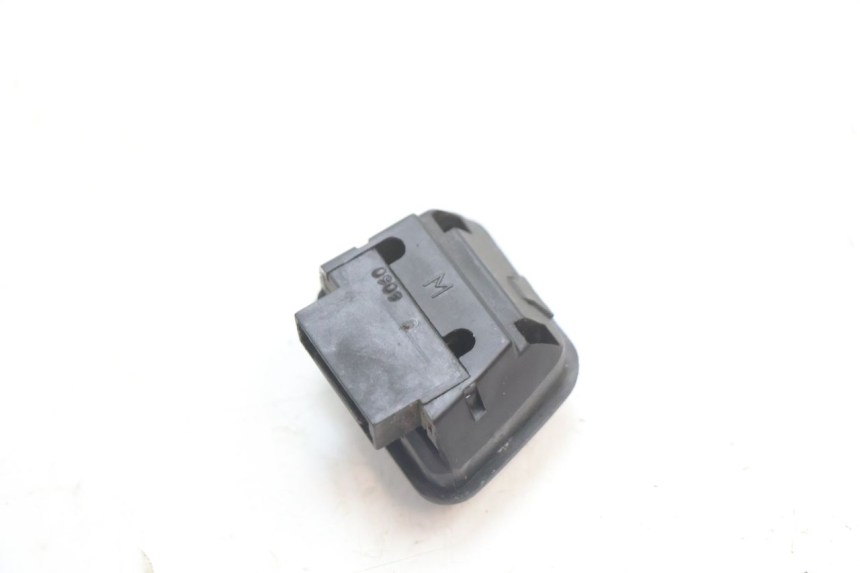photo de COMMODO PLEIN PHARE PIAGGIO MP3 LT 400 (2007 - 2012) - Autre angle de vue