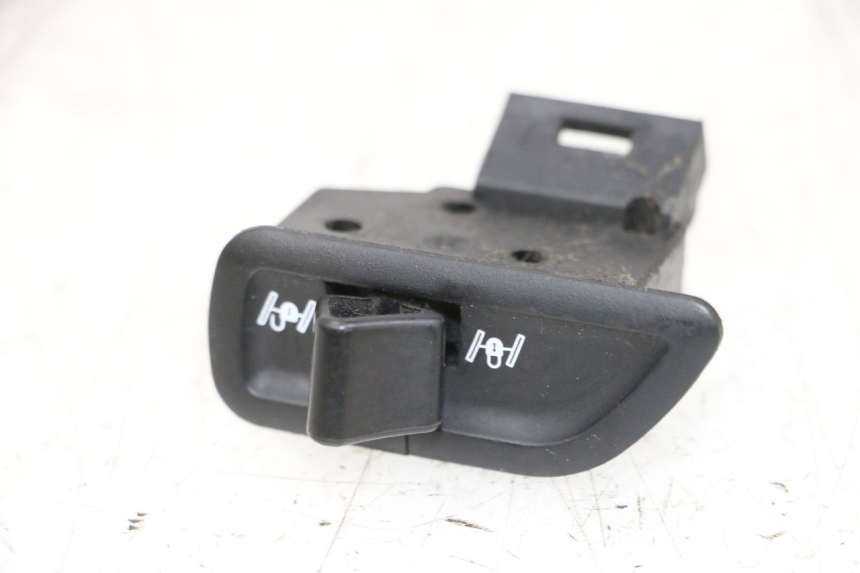 photo de COMMODO ROLL LOCK PIAGGIO MP3 HPE 300 (2019 - 2026) - Vue principale