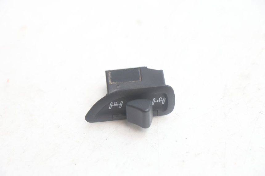 photo de COMMODO ROLL LOCK PIAGGIO MP3 125 (2006 - 2014) - Détail de la pièce